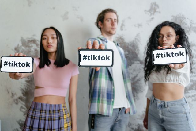 Group of tik tokkers